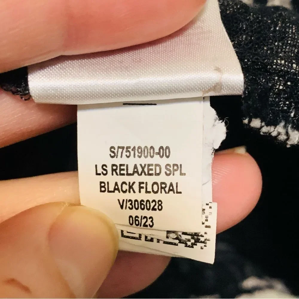 Old Navy Split Neck Boho Top Relaxed Floral Black and White peasant size xxl